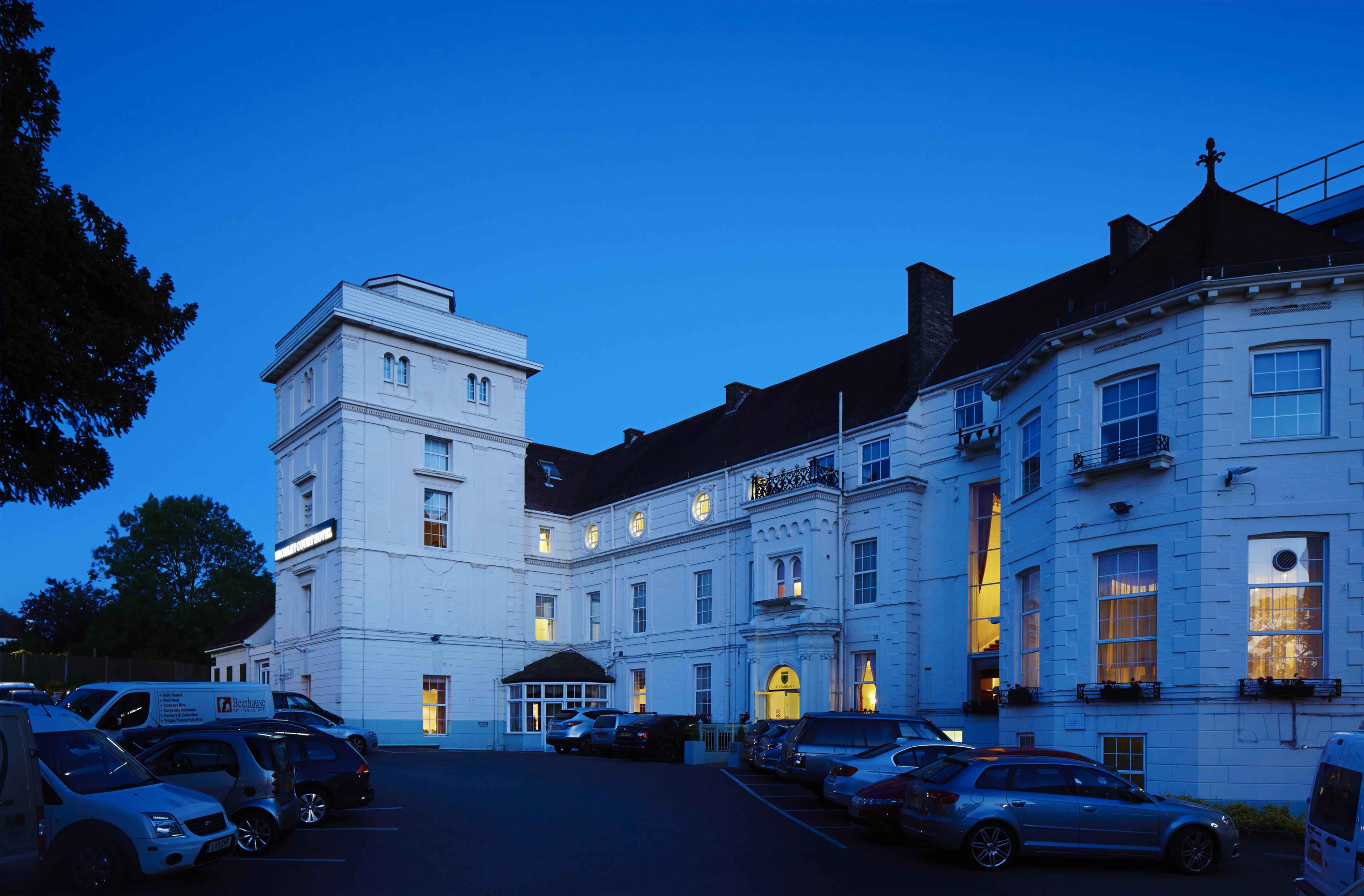 Bromley Court Hotel London Exteriör bild