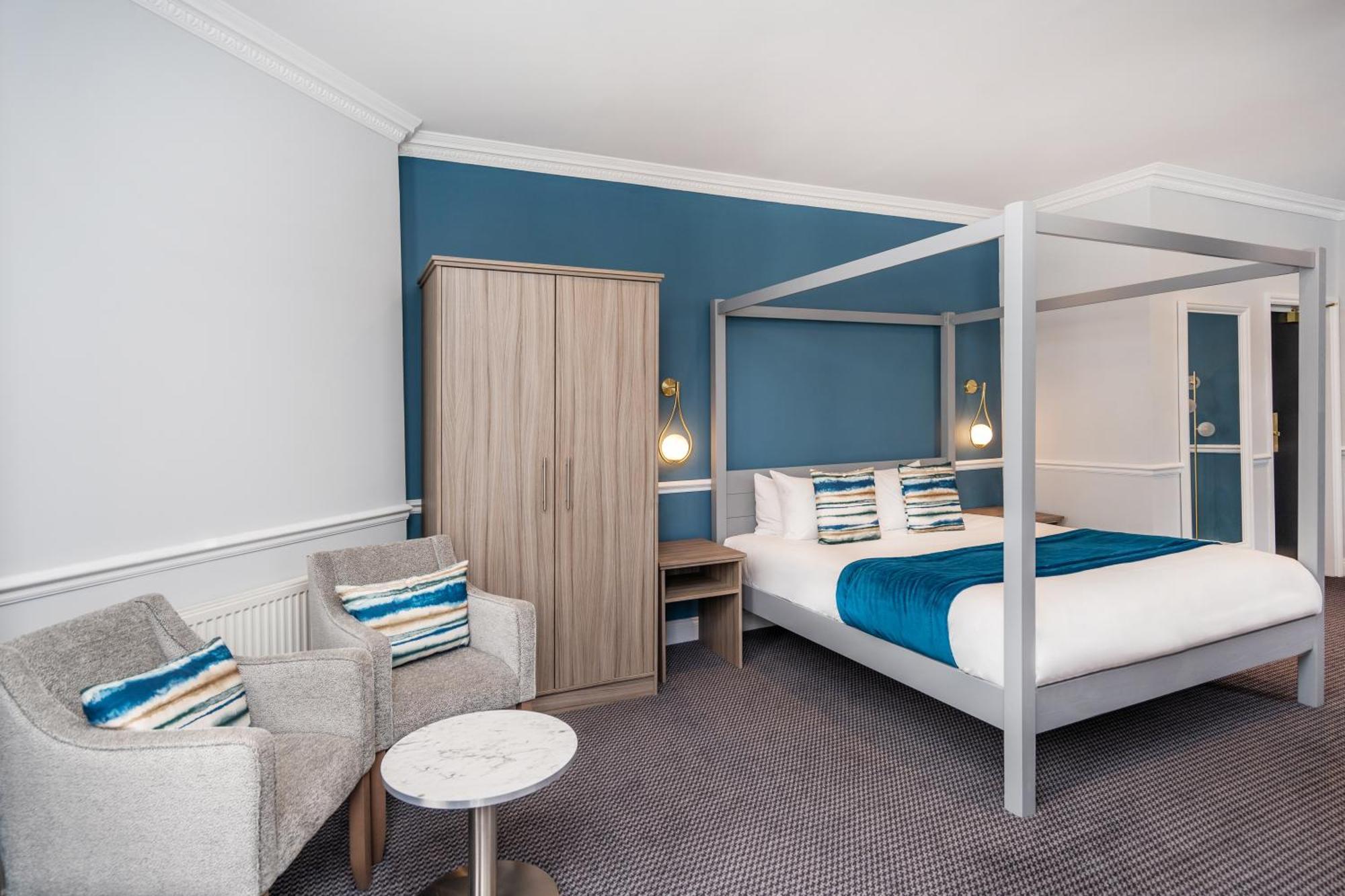 Bromley Court Hotel London Exteriör bild