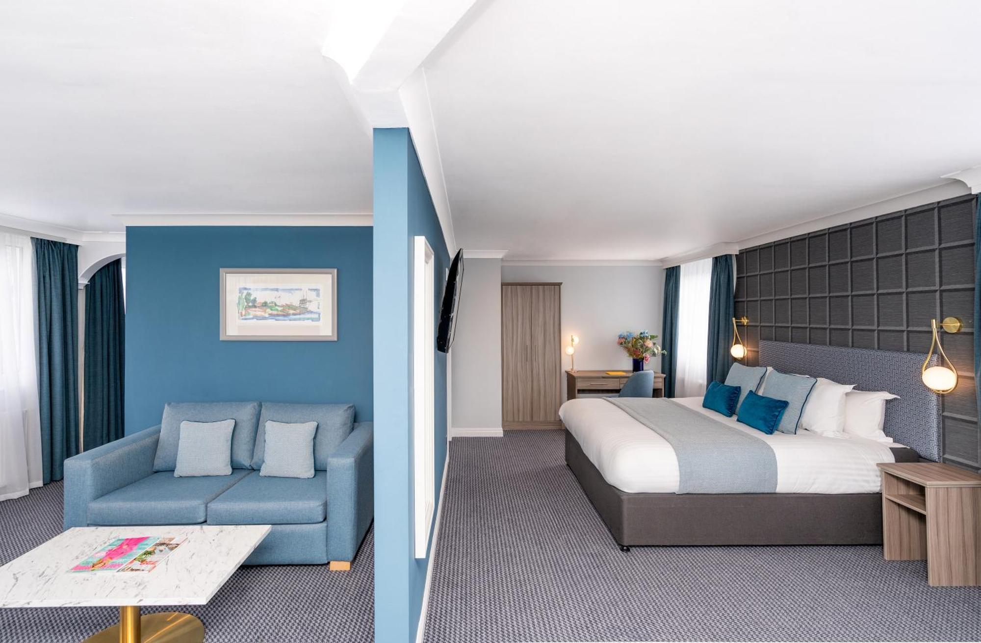 Bromley Court Hotel London Exteriör bild