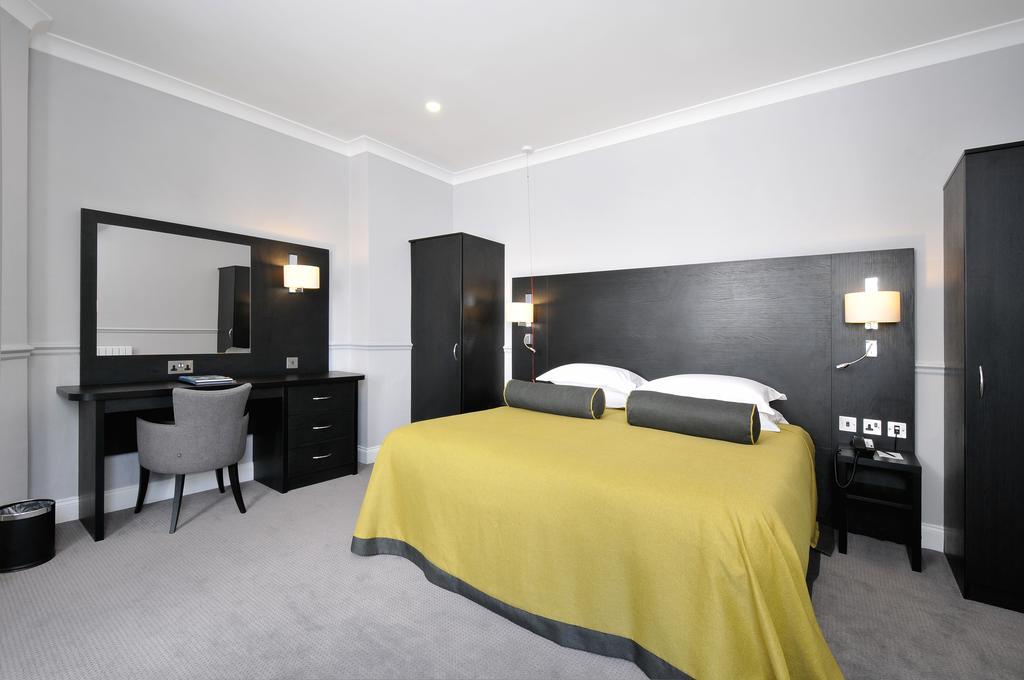 Bromley Court Hotel London Exteriör bild