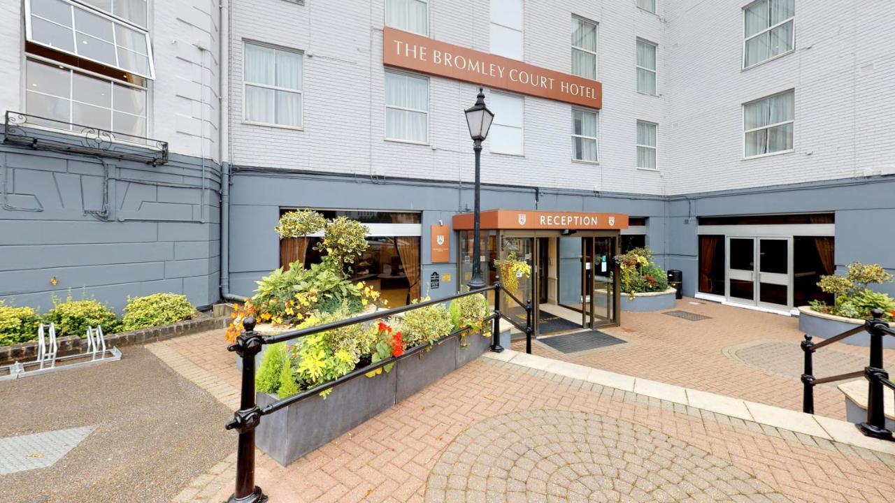 Bromley Court Hotel London Exteriör bild